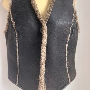 Stylish Black Shearling Vest for Women